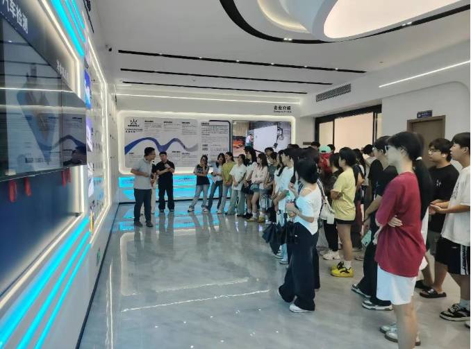 校企交流促共进｜萍乡学院商学院师生走进广东贝尔参观交流