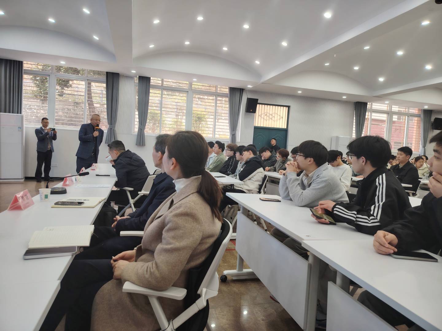 湖汽启航,贝尔同行——广东贝尔受邀参与湖北汽车工业学院校友交流与专场宣讲活动